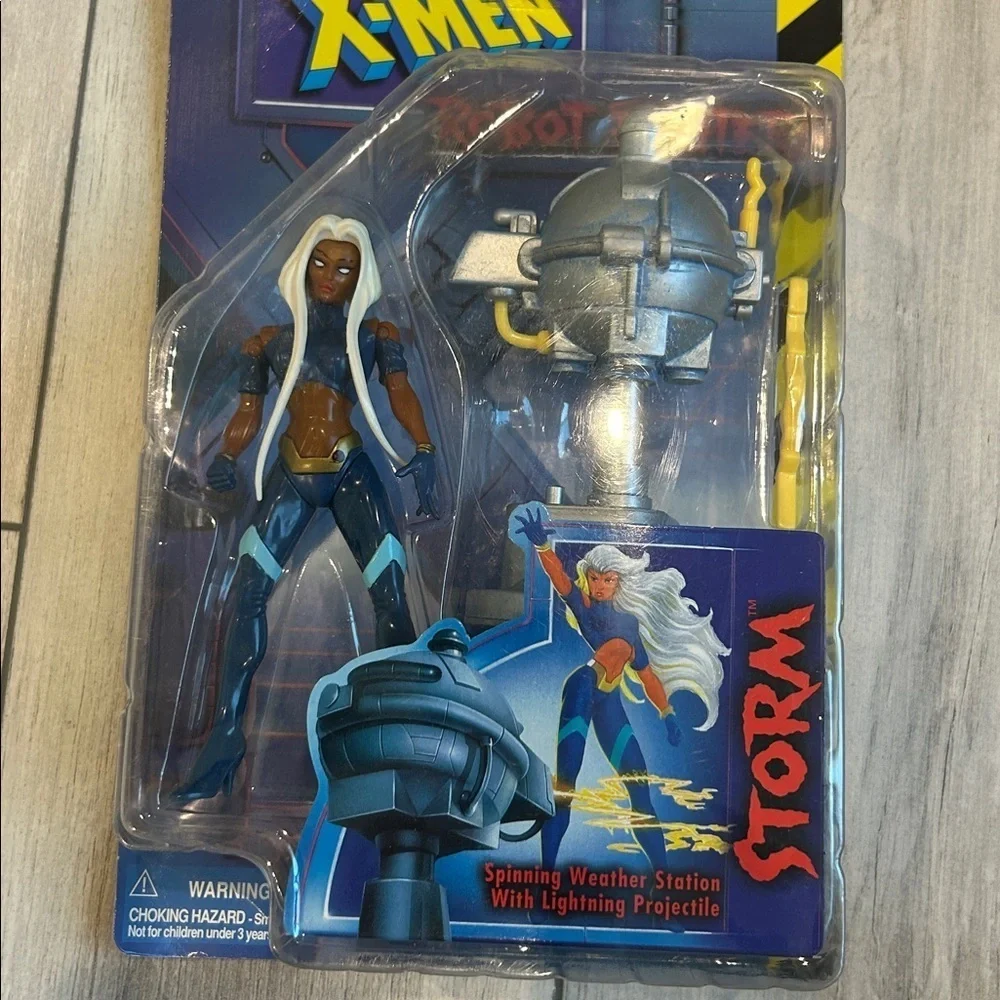 Vintage 1997 Storm X-Men Robot Fighters Action Figure Marvel Vintage Toy Biz